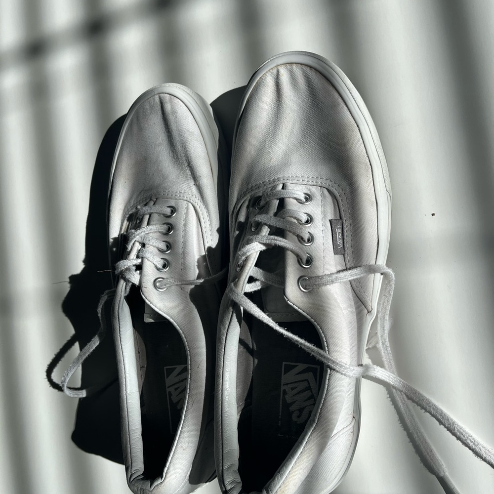 Vans - Picture 3 of 4